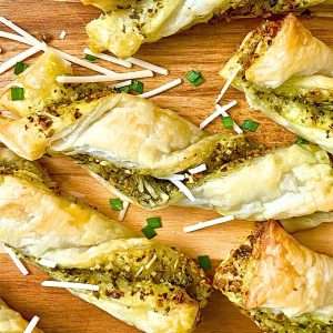 Read more about the article Vegan Cheese Twists with Nut Free Pesto (Allergy-Friendly)