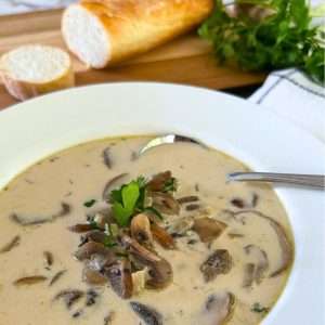 Read more about the article Creamy Dairy Free Mushroom Soup (Gluten Free, Vegan)