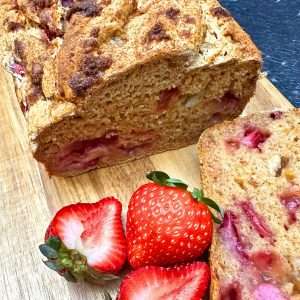 Read more about the article Nut, Egg & Dairy Free Banana Bread With Strawberries (Vegan, Gluten Free)