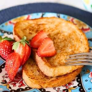 Read more about the article Crispy Dairy And Egg Free French Toast (Allergy Friendly, Vegan)